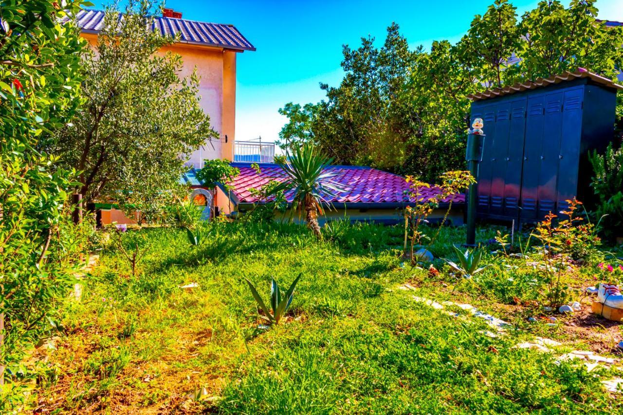 Vacation Home Grill & Chill With 350M2 Garden With Bbq Novi Vinodolski Exterior photo